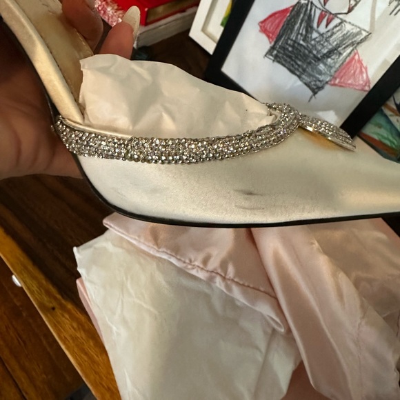 Mach & Mach Heart Embellished Satin Pumps - Picture 5 of 10